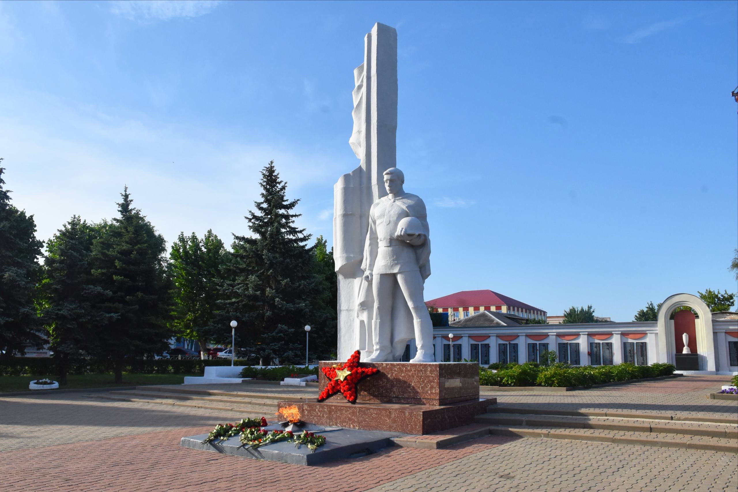 В годовщину Прохоровского танкового сражения почтили память погибших в годы Великой Отечественной войны.