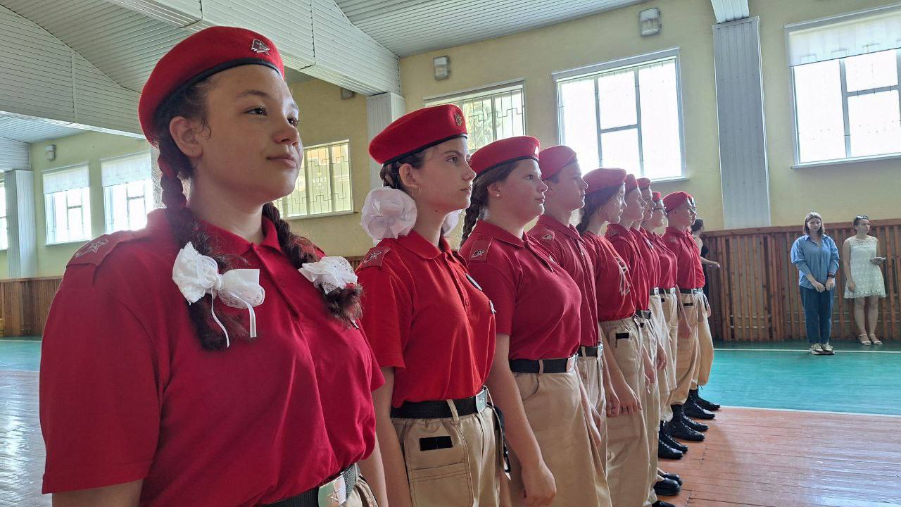На базе Центра патриотического воспитания молодёжи прошла торжественная церемония передачи оборудования Новооскольскому Дому Юнармии.