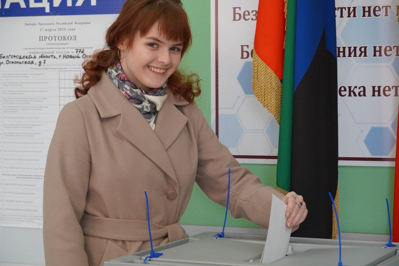 Жители округа активно голосуют на выборах Президента РФ.