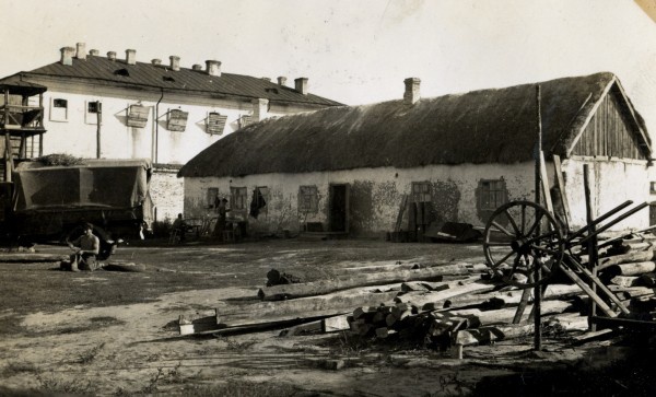 Тюрьма для партизан, г. Новый Оскол, сентябрь 1942