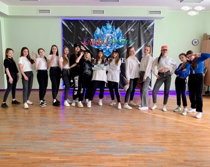 В Центре культурного развития «Оскол» прошёл традиционный танцевальный батл среди подростков из коллектива «Фантазия»..