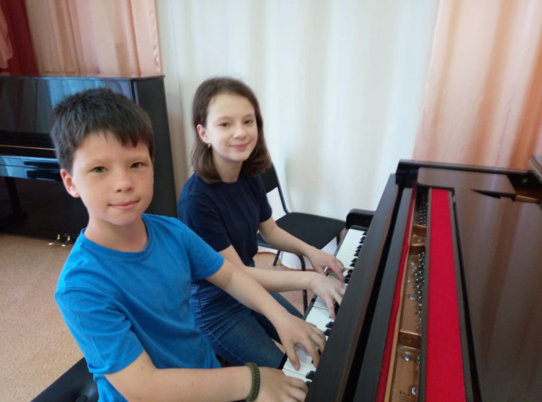 Подведены итоги зонального тура Регионального конкурса фортепианных ансамблей среди учащихся детских музыкальных школ и школ искусств, в котором приняли участие юные пианисты Новооскольского городского округа, Чернянского и Корочанского районов..