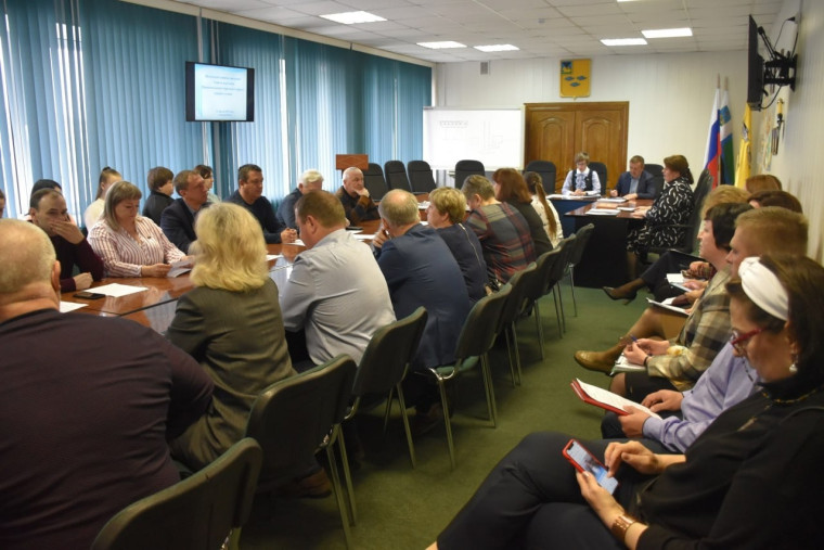 Очередное заседание Совета депутатов Новооскольского городского округа состоялось сегодня в малом зале администрации городского округа.